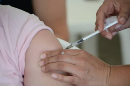 Corona Vaccine: कोरोना का हो जाएगा खात्मा! इस देश ने दी खास टीके को मंजूरी; ओमिक्रोन भी बनेगा निशाना