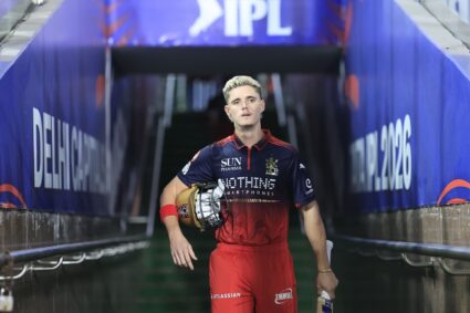 Alastair Cook has a go at Kevin Pietersen for asking Jacob Bethell to play IPL